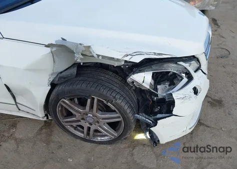 2011 Mercedes-Benz E 350 z USA, uszkodzony, nr VIN WDDKJ5GB0BF064765